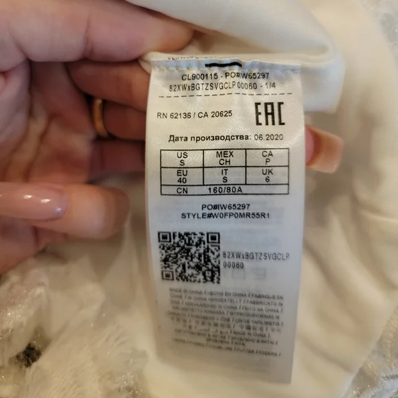 NWOT Guess Snowie Textured Top - Picture 6 of 6